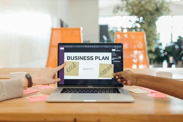 Comment une entreprise peut-elle améliorer sa productivité grâce à la formation continue ?